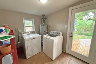 6719 Meadowlawn St, Houston, TX 77023 - Photo 19