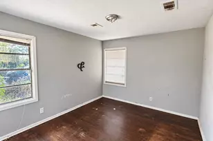 208 S Sparrow Way, Texas City, TX 77591 - Photo 9