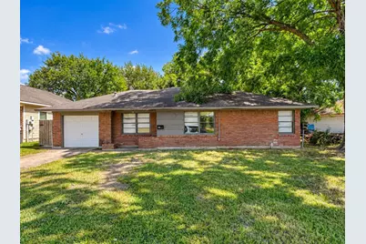 208 S Sparrow Way, Texas City, TX 77591 - Photo 1