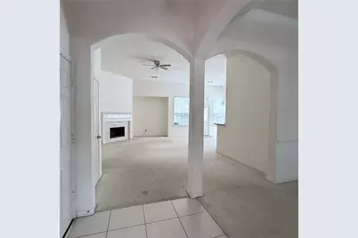 18 Griffin Hill Court, The Woodlands, TX 77382 - Photo 3