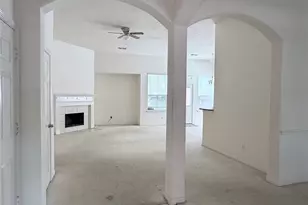 18 Griffin Hill Ct, The Woodlands, TX 77382 - Photo 3