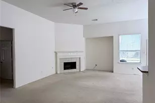 18 Griffin Hill Ct, The Woodlands, TX 77382 - Photo 5