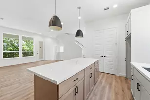 4832 Pinemont Dr, Houston, TX 77092 - Photo 11