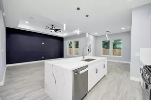 416 S 1st St, La Porte, TX 77571 - Photo 11