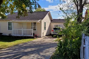 2415 4th Ave N, Texas City, TX 77590 - Photo 3