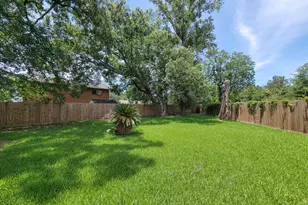 8719 Valley Song Dr, Houston, TX 77078 - Photo 31