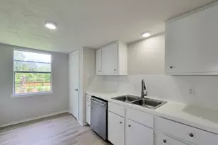 8719 Valley Song Dr, Houston, TX 77078 - Photo 15
