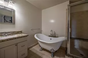915 N San Jacinto St, Houston, TX 77002 - Photo 15