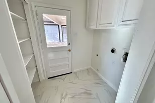 10010 Burgoyne Rd, Houston, TX 77042 - Photo 29