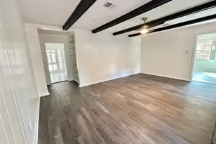 10010 Burgoyne Rd, Houston, TX 77042 - Photo 11