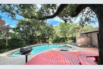 10010 Burgoyne Road, Houston, TX 77042 - Photo 31