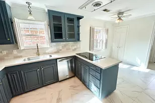 10010 Burgoyne Rd, Houston, TX 77042 - Photo 13