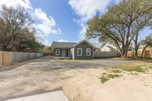 1557 E East William J Bryan Pkwy, Bryan, TX 77803 - Photo 1