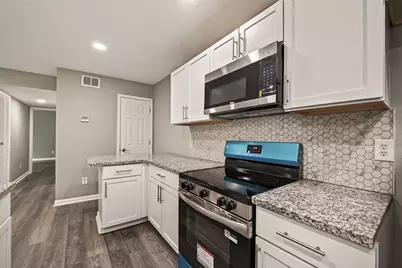7600 Emmett F Lowry Expressway #313, Texas City, TX 77591 - Photo 9