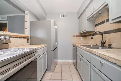 7900 Westheimer Road #105, Houston, TX 77063 - Photo 11