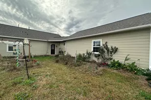 825 Mossey Dr, La Porte, TX 77571 - Photo 9