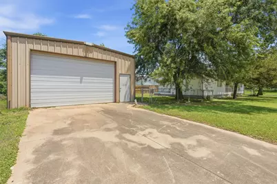1310 Brazos Street, Hempstead, TX 77445 - Photo 25