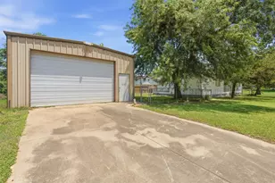 1310 Brazos St, Hempstead, TX 77445 - Photo 25