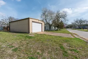 1310 Brazos St, Hempstead, TX 77445 - Photo 33