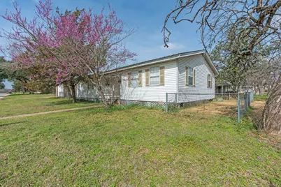 1310 Brazos Street, Hempstead, TX 77445 - Photo 3