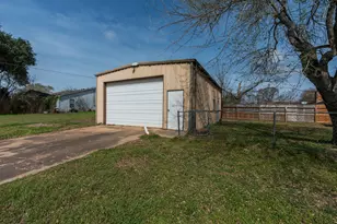 1310 Brazos St, Hempstead, TX 77445 - Photo 29