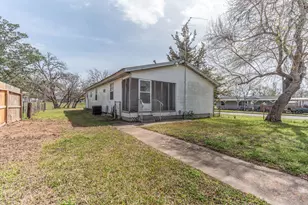 1310 Brazos St, Hempstead, TX 77445 - Photo 27
