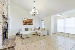 19323 Hollowlog Dr, Katy, TX 77449 - Photo 5