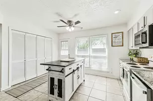 19323 Hollowlog Dr, Katy, TX 77449 - Photo 13