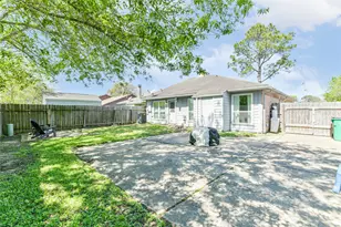 19323 Hollowlog Dr, Katy, TX 77449 - Photo 25