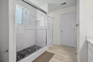 8006 Saffron Ln, Baytown, TX 77521 - Photo 17