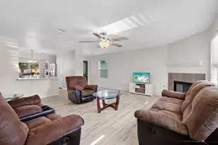 8006 Saffron Ln, Baytown, TX 77521 - Photo 9