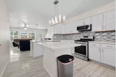 8006 Saffron Lane, Baytown, TX 77521 - Photo 11