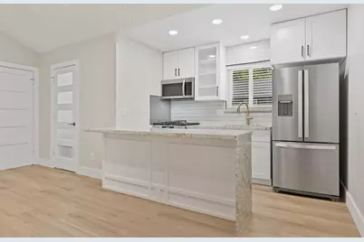 10930 White Thorn Street #B, Houston, TX 77016 - Photo 3