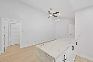 10930 White Thorn St, Houston, TX 77016 - Photo 7