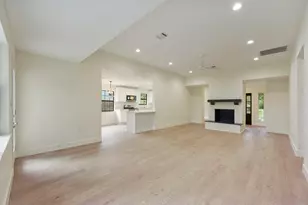 8811 Tavistock Dr, Houston, TX 77031 - Photo 7