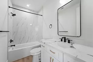 724 E 33rd St, Houston, TX 77022 - Photo 23