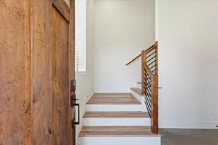 724 E 33rd St, Houston, TX 77022 - Photo 5