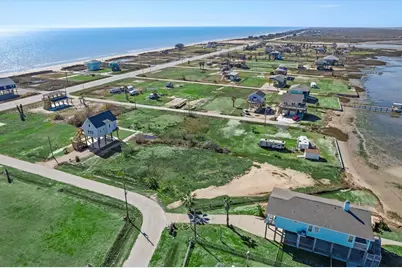 1027 Lot 8 Rollover Circle, Gilchrist, TX 77617 - Photo 9