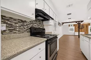 1914 Oaklawn St, Sugar Land, TX 77498 - Photo 7
