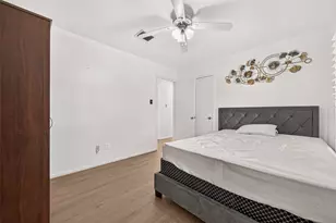 1914 Oaklawn St, Sugar Land, TX 77498 - Photo 15