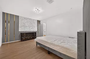 1914 Oaklawn St, Sugar Land, TX 77498 - Photo 9