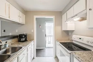 10122 Waterstone Dr, Houston, TX 77042 - Photo 11
