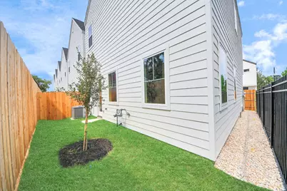 6519 Old Olive Tree Drive, Houston, TX 77091 - Photo 27