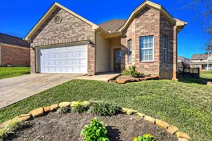 108 Cove Cir, Conroe, TX 77356 - Photo 1