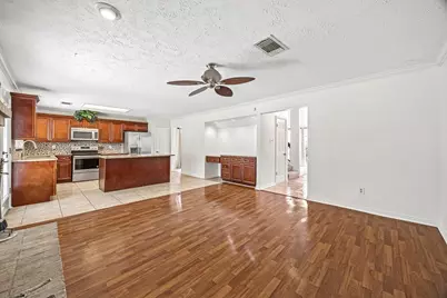 8915 Lakeside Forest Drive, Houston, TX 77088 - Photo 5