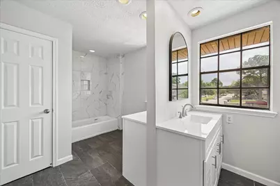 8915 Lakeside Forest Drive, Houston, TX 77088 - Photo 9