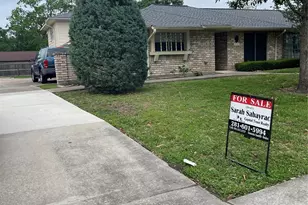 17119 Blackhawk Blvd, Friendswood, TX 77546 - Photo 3