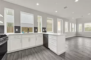 9431 Jutland Rd, Houston, TX 77033 - Photo 15