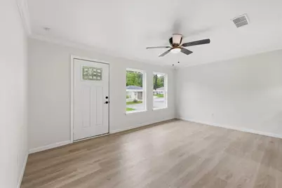 5260 Landry Lane, Beaumont, TX 77708 - Photo 5