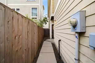 2323 Sperber Ln, Houston, TX 77003 - Photo 5